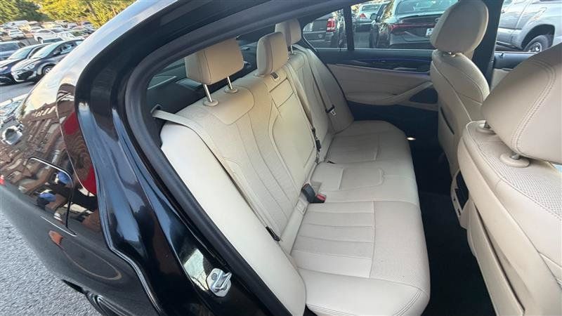 Used 2021 BMW 530i xDrive w/ Premium Package AWD/4WD image 12