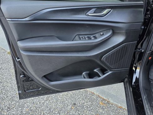 New 2025 Jeep Grand Cherokee L Altitude image 33