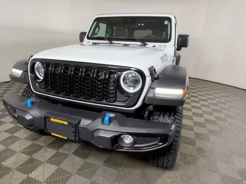 Used 2024 Jeep Wrangler Unlimited AWD/4WD image 13