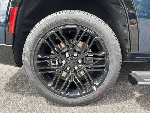 New 2026 Jeep Grand Wagoneer Limited AWD/4WD image 18