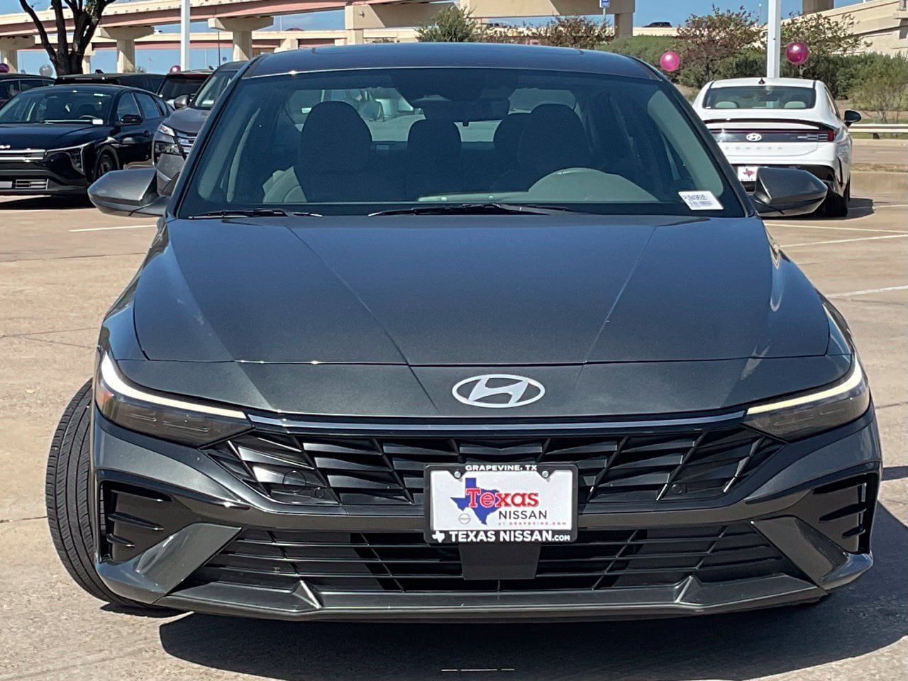 Used 2025 Hyundai Elantra SEL FWD image 2