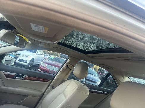 Used 2011 Mercedes-Benz C 300 4MATIC Sedan image 34