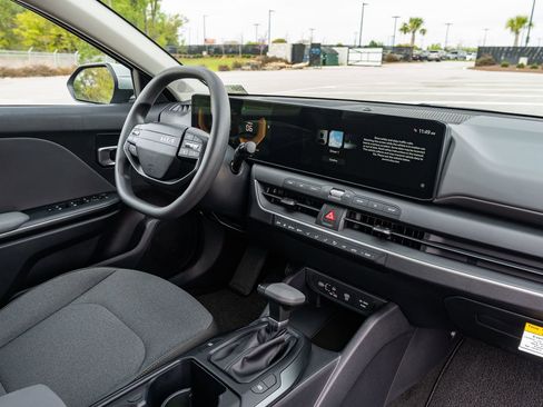 New 2026 Kia K4 FWD image 8