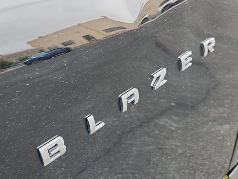 Used 2025 Chevrolet Blazer LT FWD image 19