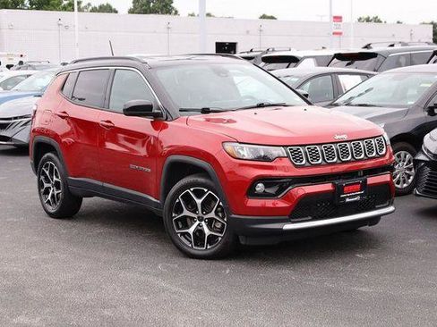 Used 2025 Jeep Compass Limited AWD/4WD image 2