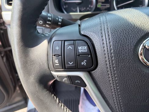 Used 2018 Toyota Highlander SE AWD/4WD image 33