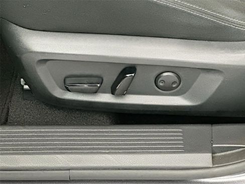 Used 2024 Nissan Rogue SV image 20