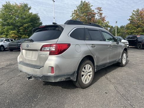 Used 2017 Subaru Outback 2.5i Premium AWD/4WD image 4