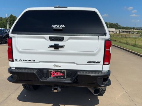 Used 2025 Chevrolet Silverado 2500 ZR2 w/ Technology Package AWD/4WD image 8