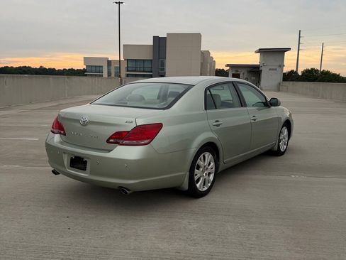 Used 2008 Toyota Avalon XLS FWD image 6