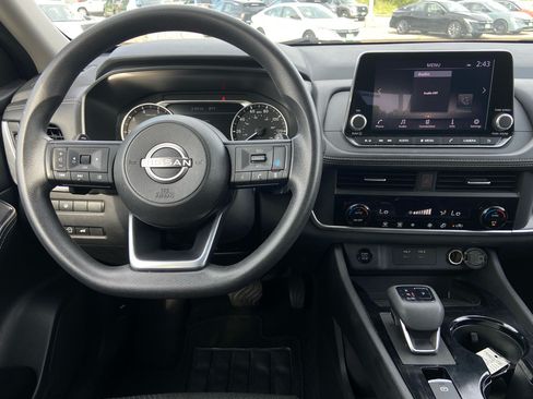 Used 2024 Nissan Rogue SV AWD/4WD image 17
