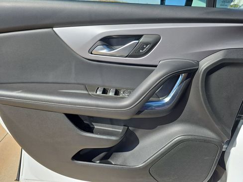 Used 2025 Chevrolet Blazer LT image 27