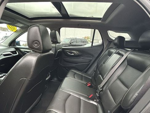 Certified 2022 GMC Terrain SLT image 28