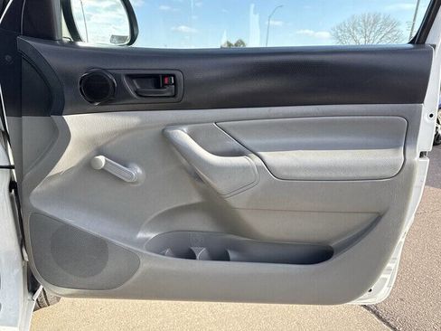 Used 2014 Toyota Tacoma 2WD Regular Cab image 18