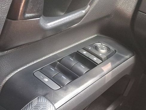 Used 2025 Toyota Tacoma SR5 AWD/4WD image 25