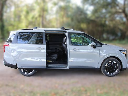 New 2026 Kia Carnival EX image 6