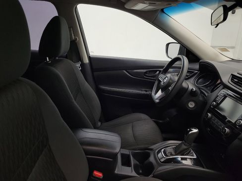 Used 2020 Nissan Rogue S FWD image 21