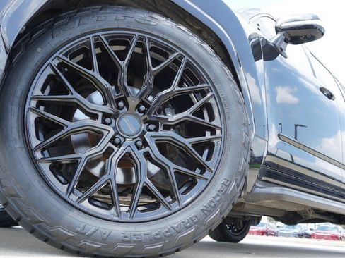Used 2024 Lexus LX 600 4WD w/ Interior Upgrade Package image 11
