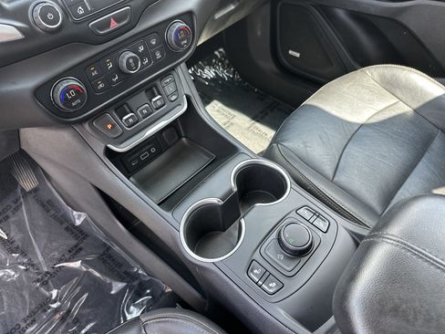 Used 2019 GMC Terrain SLT w/ Preferred Package FWD image 26