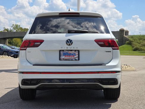 Used 2024 Volkswagen Tiguan SE R-Line AWD/4WD image 9