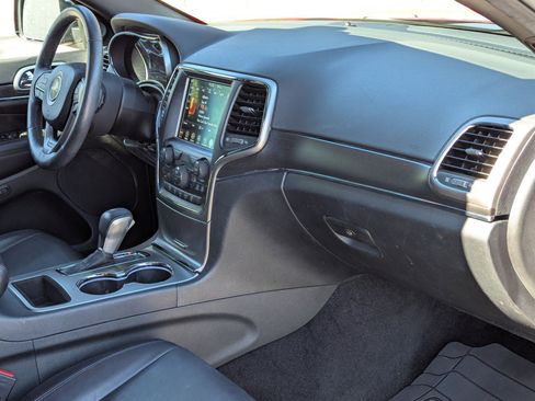 Used 2018 Jeep Grand Cherokee Limited image 29