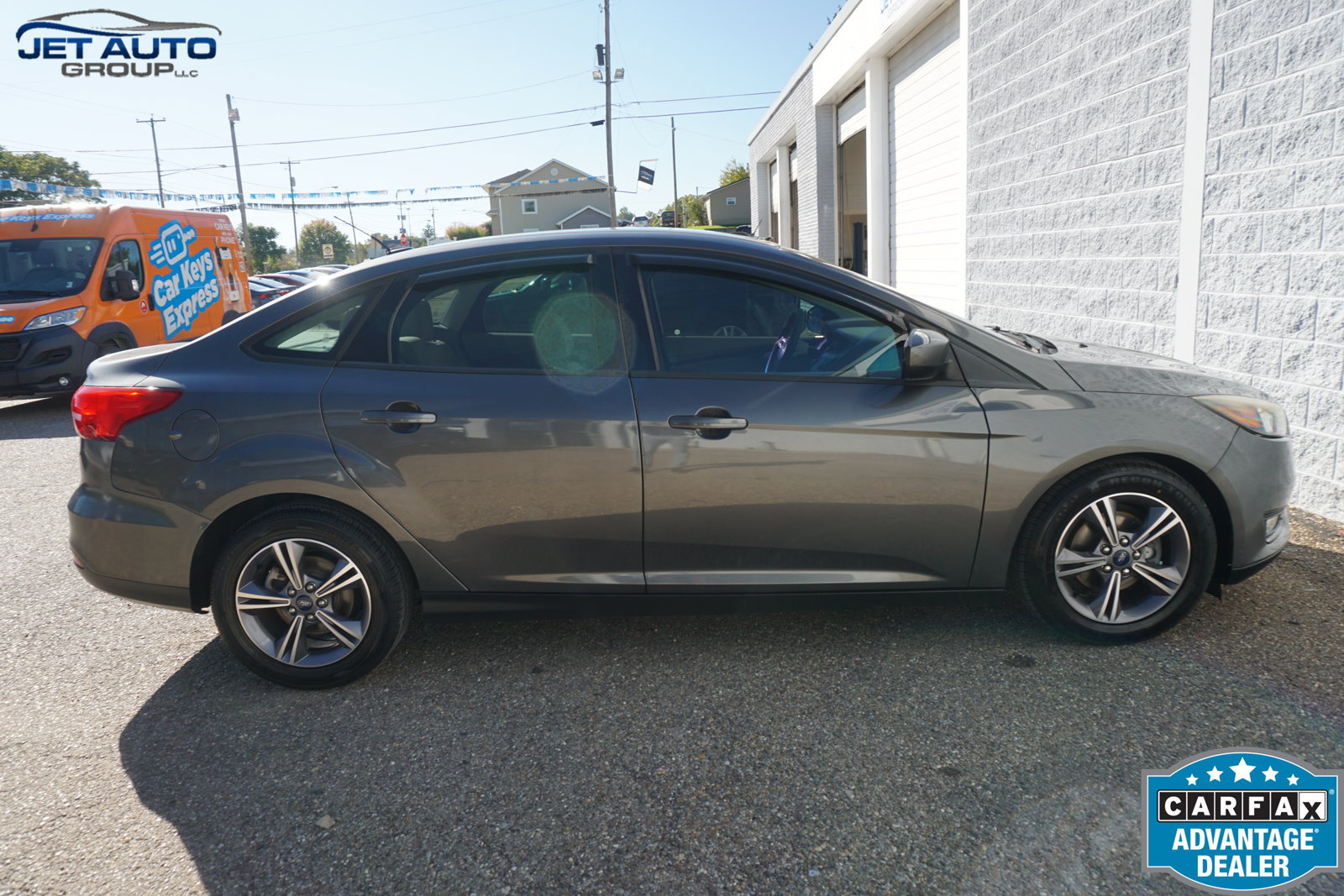 Used 2018 Ford Focus SE w/ SE Appearance Package FWD image 12