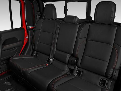 Used 2023 Jeep Gladiator Rubicon w/ Cold Weather Group image 11