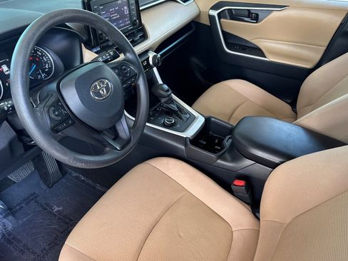 Certified 2022 Toyota RAV4 LE AWD/4WD image 12
