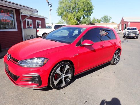Used 2018 Volkswagen GTI S FWD image 3