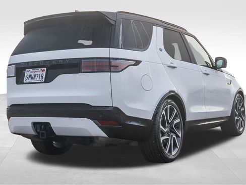 Used 2024 Land Rover Discovery Dynamic SE image 5