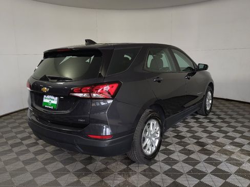 Used 2022 Chevrolet Equinox LS AWD/4WD image 9