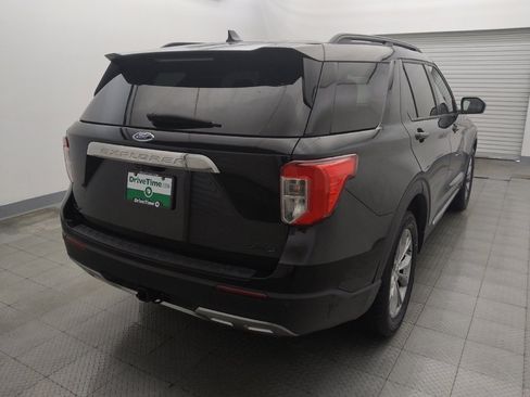 Used 2022 Ford Explorer XLT w/ Equipment Group 202A AWD/4WD image 7