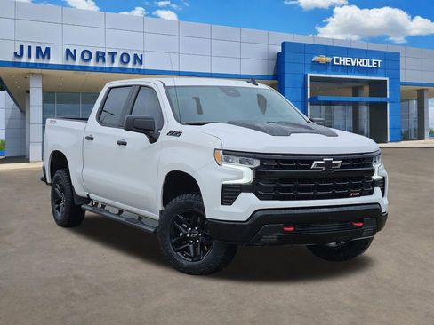 Used 2024 Chevrolet Silverado 1500 LT Trail Boss w/ Convenience Package II AWD/4WD image 1