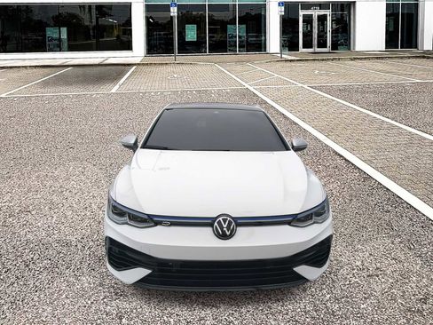 Used 2023 Volkswagen Golf R image 3