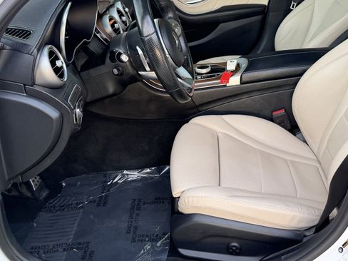 Used 2020 Mercedes-Benz C 300 Sedan image 18