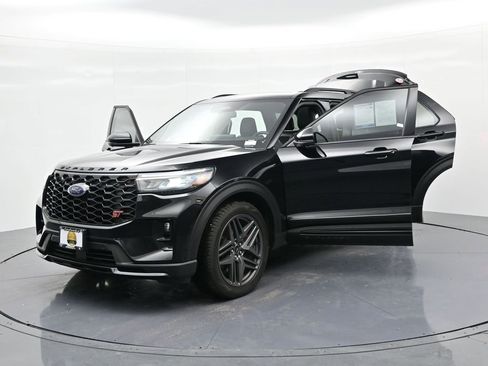 Used 2025 Ford Explorer ST w/ Sun And Sound Package image 27
