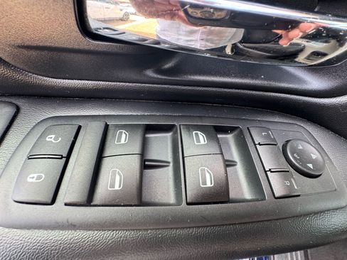 Used 2016 Dodge Grand Caravan SXT w/ Rear Park Assist Package FWD image 26