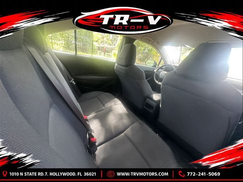 Used 2022 Toyota Corolla LE FWD image 12