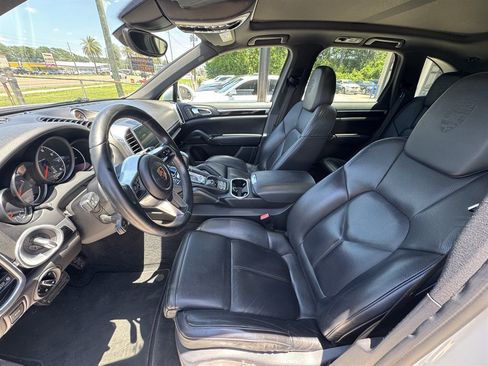 Used 2017 Porsche Cayenne Platinum Edition AWD/4WD image 11