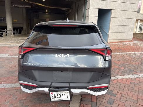 Used 2024 Kia Sportage EX image 4