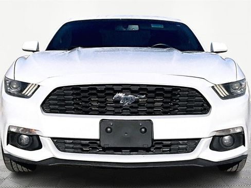 Used 2016 Ford Mustang Coupe image 3
