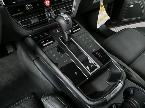 Used 2026 Porsche Macan Turbo AWD/4WD image 16