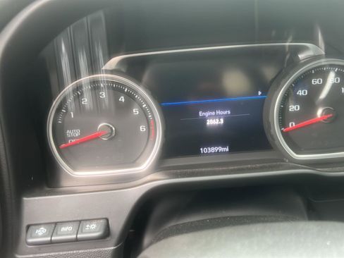 Used 2019 Chevrolet Silverado 1500 High Country w/ Technology Package AWD/4WD image 9