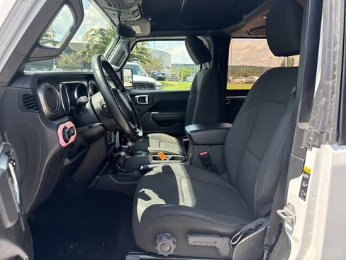 Used 2020 Jeep Wrangler Sport AWD/4WD image 9