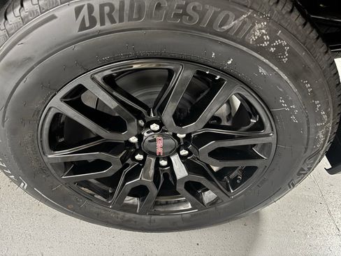 New 2026 GMC Sierra 1500 Elevation image 8