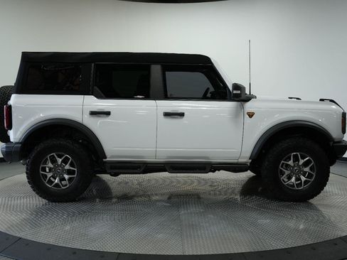 Used 2024 Ford Bronco Badlands AWD/4WD image 9