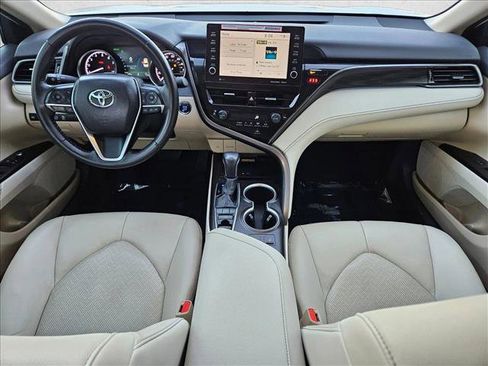 Used 2024 Toyota Camry XLE image 16