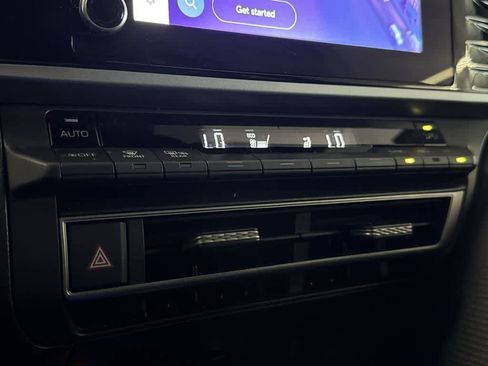 Used 2025 Toyota Camry SE FWD image 19