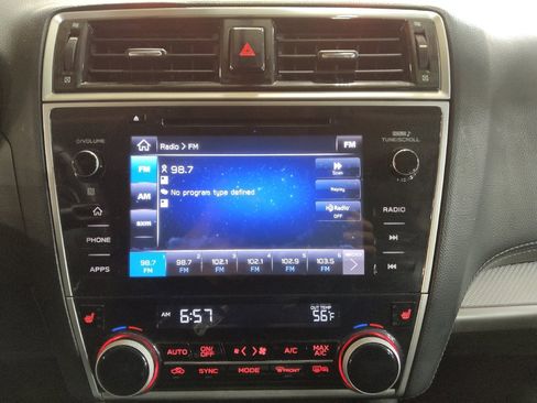 Used 2018 Subaru Outback 2.5i Premium image 25