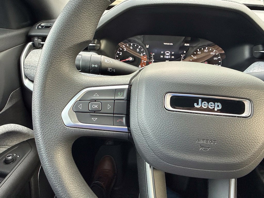 Used 2025 Jeep Compass Sport AWD/4WD image 34